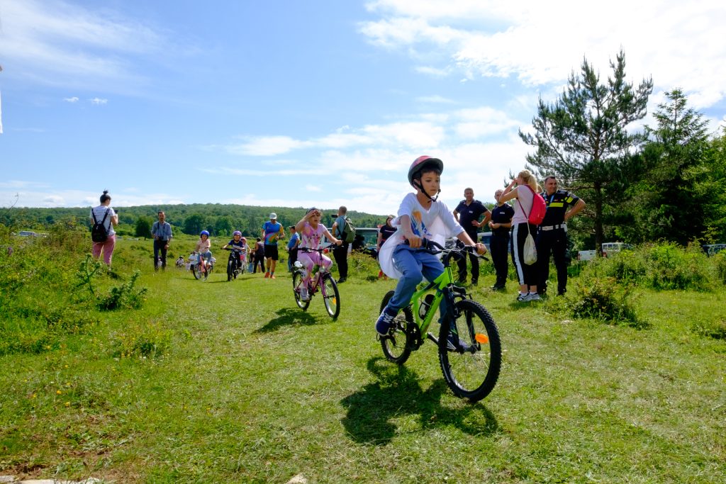 Traseu de poveste în natură cu bicicleta